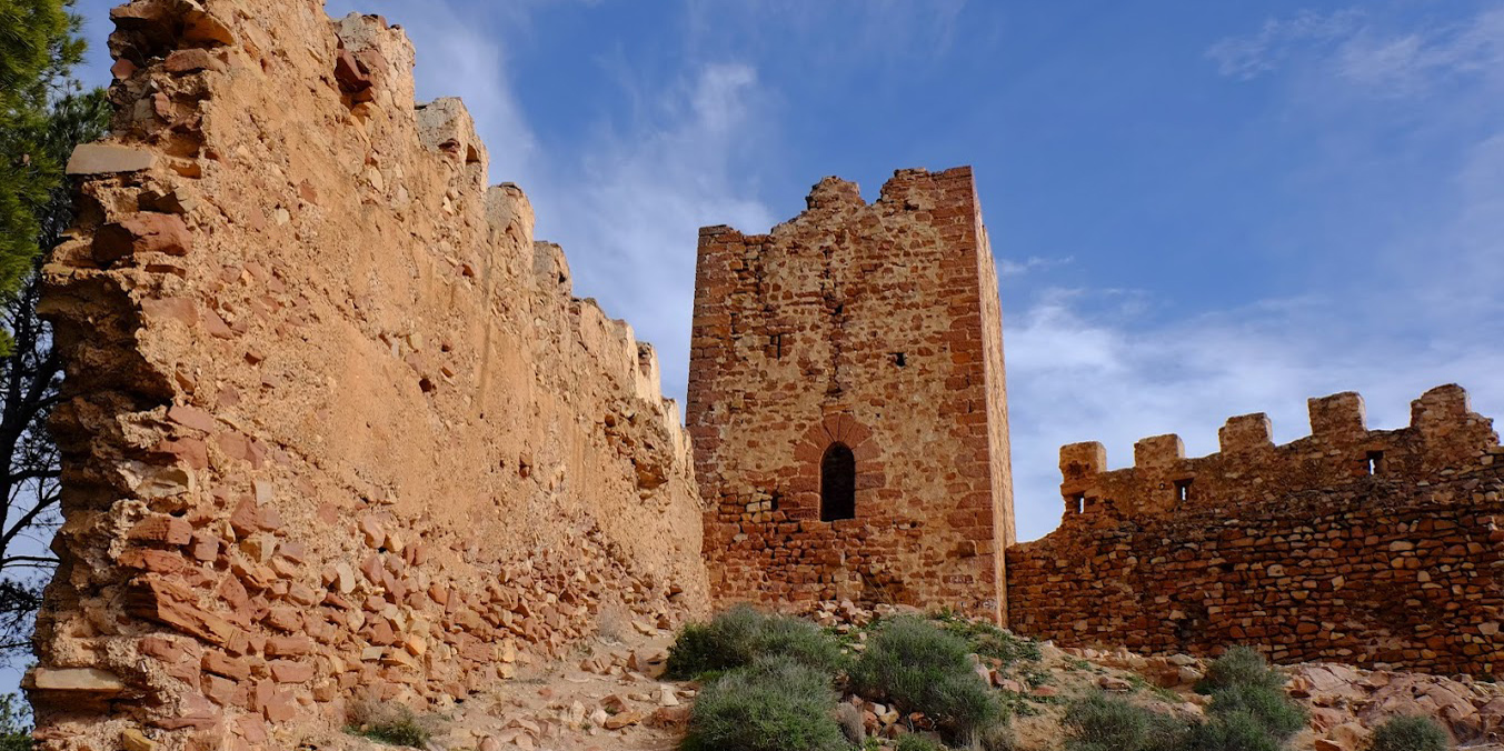 Развалины Castillo de Serra и Паэлья на костре | Валенсия Гид